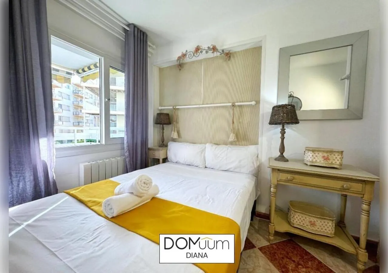 Domuum Holidays - Diana Family Home Salou Apartment